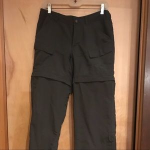 The NORTH FACE convertible pants. Size 6 gray